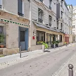 Eiffel Tower - Premium Apartment For 4